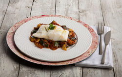 Foto receta bacalao con piperrada fish solutions