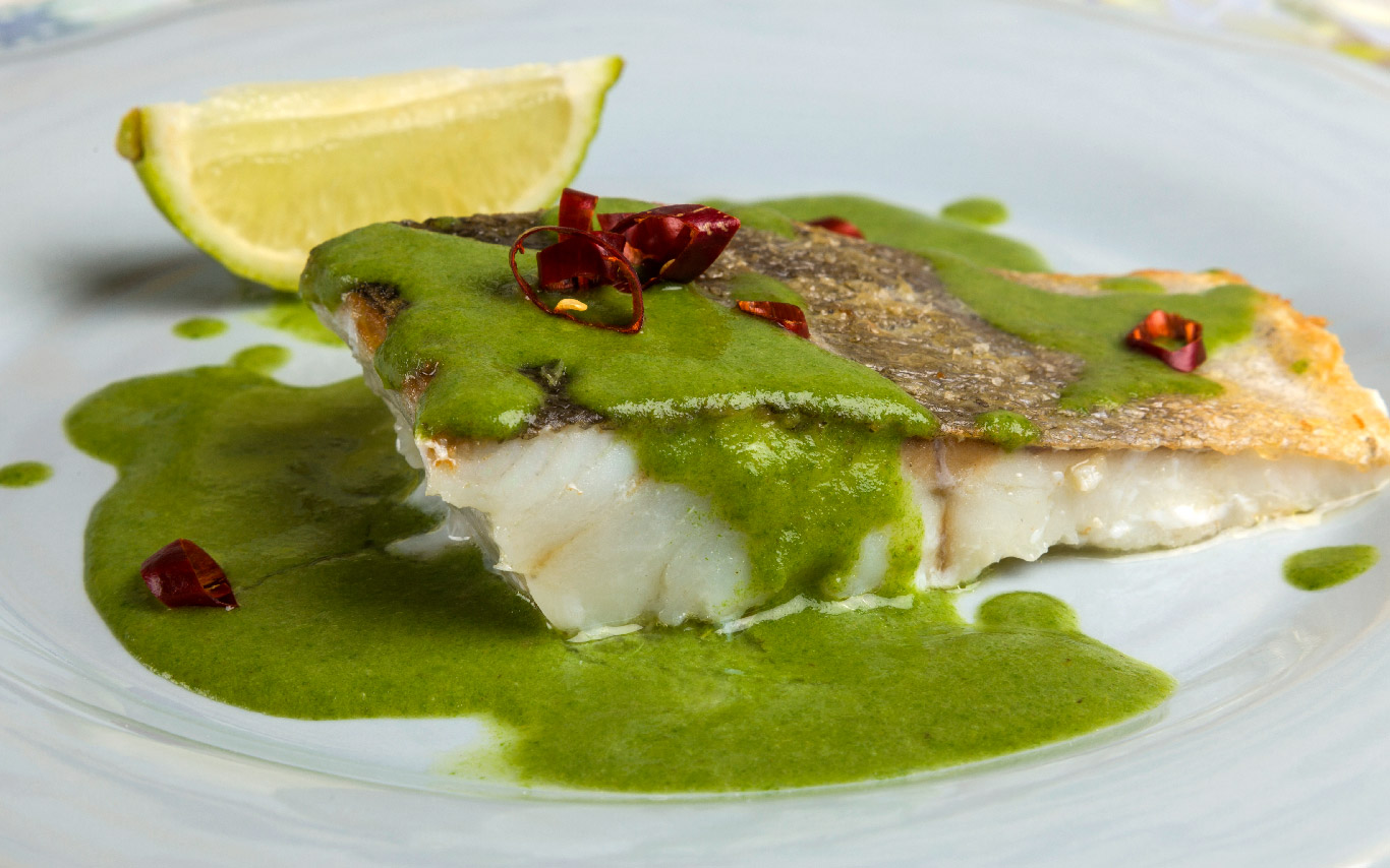 fogonero con salsa de curry verde