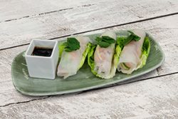 Foto receta de rollitos de gambon con salsa de soja pescanova fish solutions