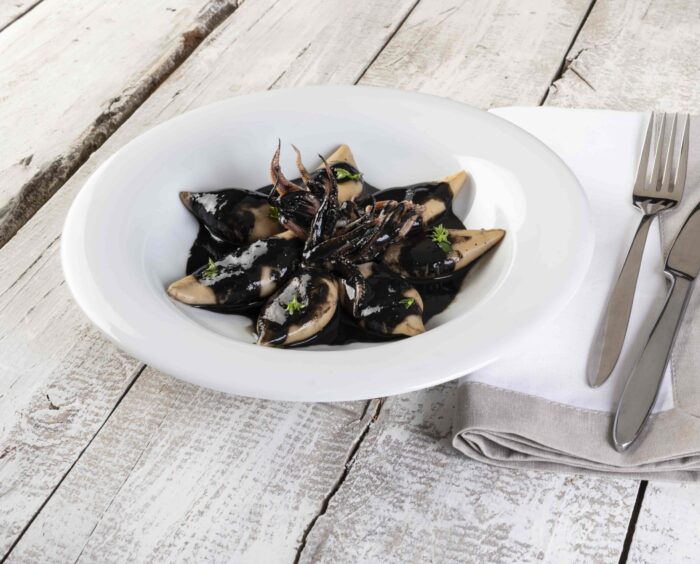 Calamares en su tinta fish solutions para hosteleria